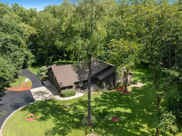 1371 N Mongan Dr, Oregon, IL 61061