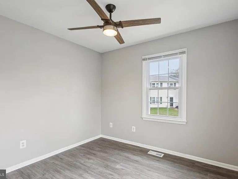 9490 Mooregate Ct — Photo 28