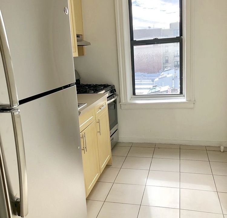 1st image of 3252 33rd St #E/10