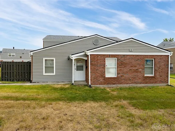 5523 Salem Bend Dr, Dayton, OH 45426