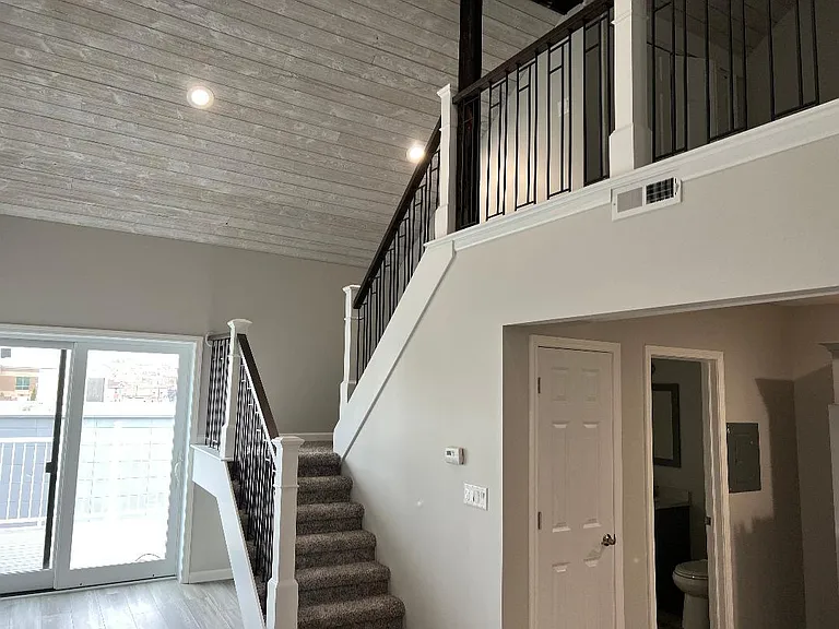 328 3rd St #3 — Photo 7