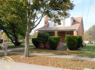 2585 Oakcrest Rd, Sterling Heights, MI 48310