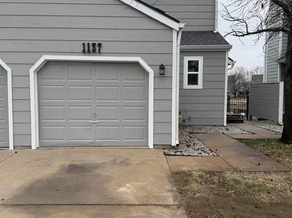 1137 N Lakewind St, Wichita, KS 67212