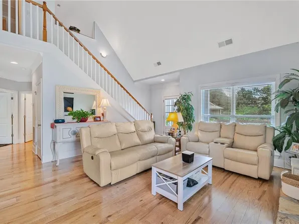 505 Mount Olive Cir, Ball Ground, GA 30107