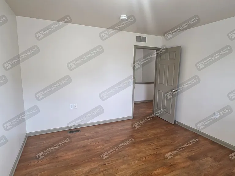 15887 Muirland St — Photo 14