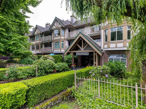 2059 Chesterfield Ave #412, North Vancouver, BC V7M 2P4