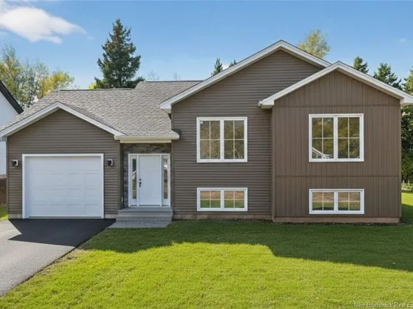 141 Cartier St, Shediac, NB E4P 1L3