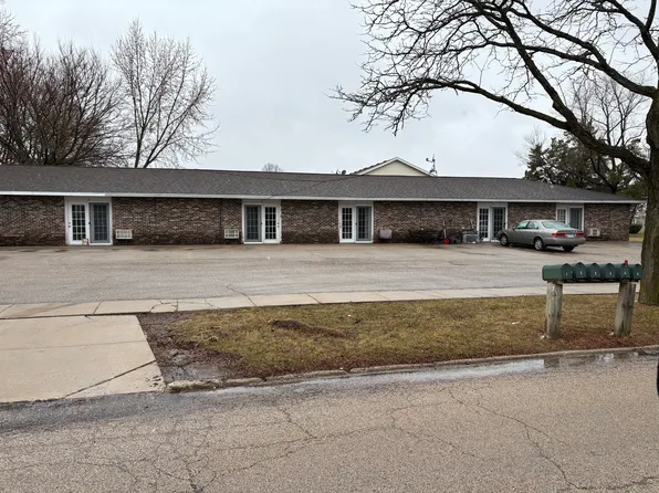 460 Park Dr #4, Marengo, IL 60152