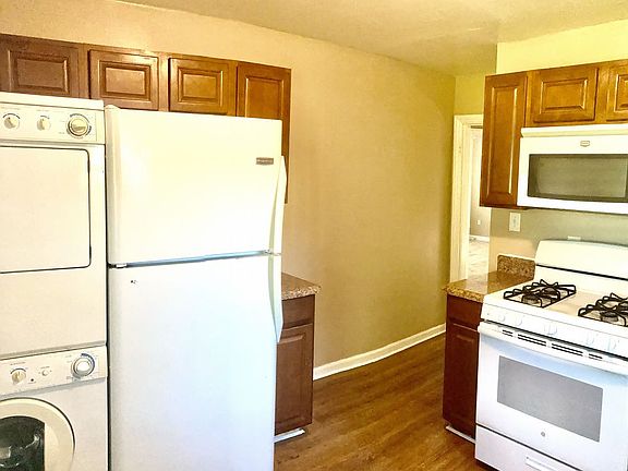 4th image of 3304 Dartmouth St