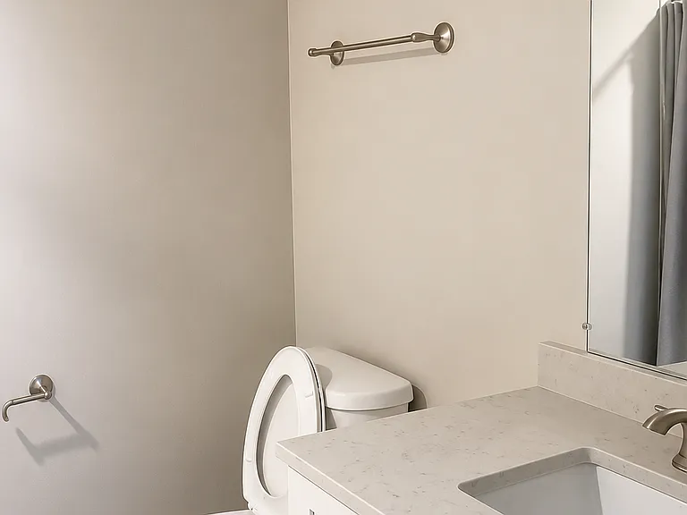 1845 W Superior St #1R — Photo 5