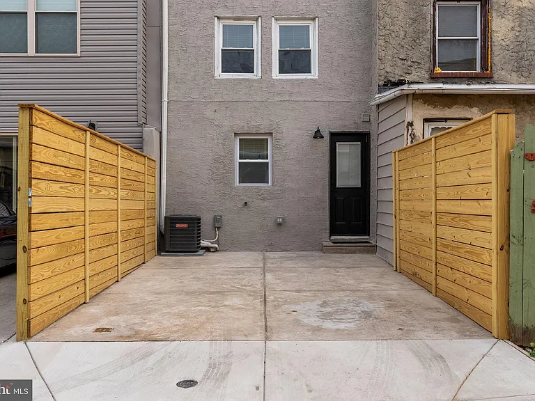 2625 Ellsworth St — Photo 16