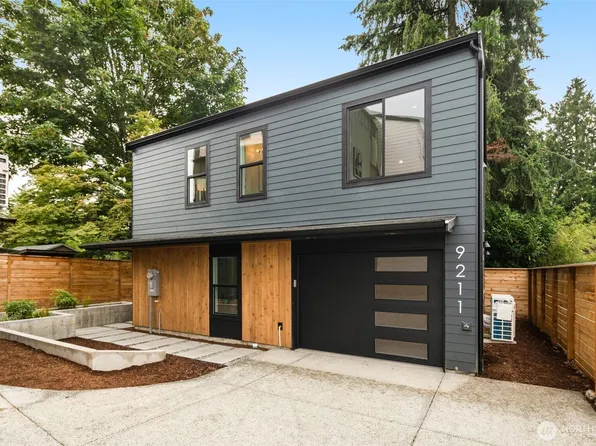 9211 12th Avenue NE, Seattle, WA 98115