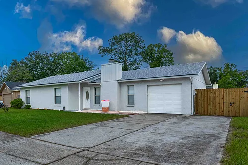 8126 Sable Woods Dr N Photo 1