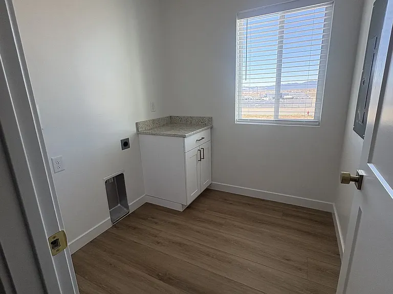 1220 N 275 W — Photo 27