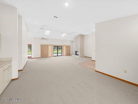 5th image of 1406 Gleneagles Way