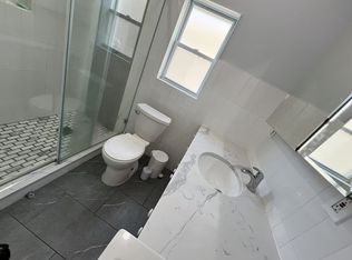5421 68th St FLOOR 2, Maspeth, NY 11378