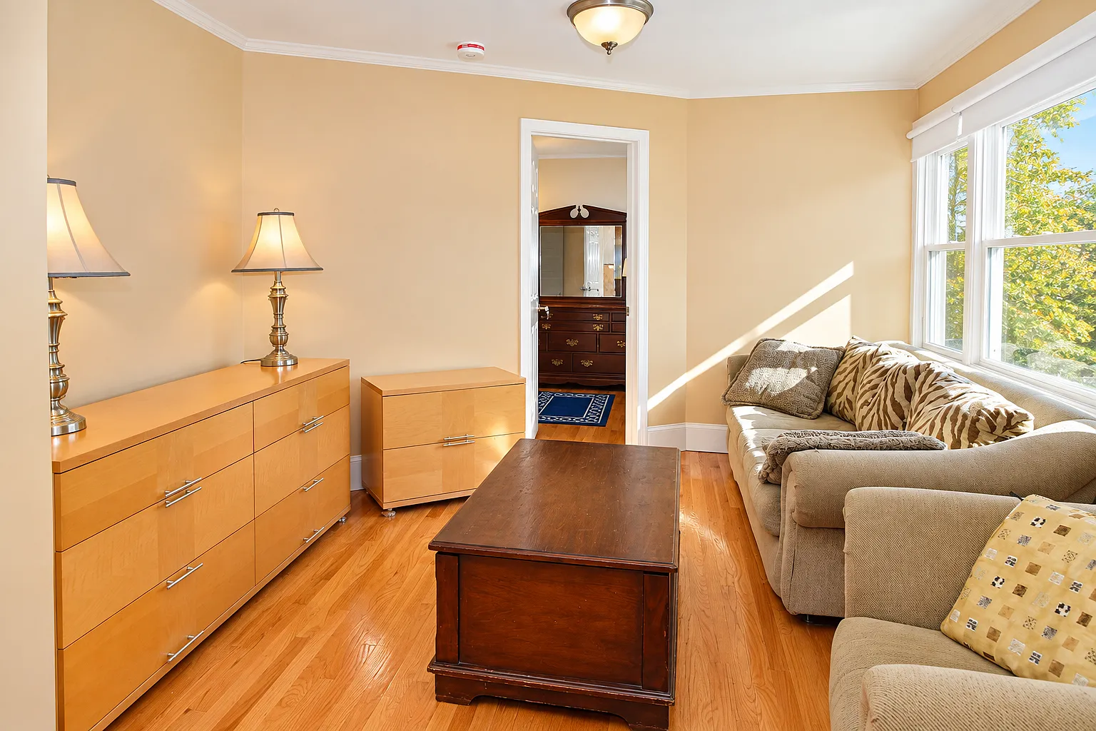 4 bed, 1200 sqft, $3,000 — Photo 2