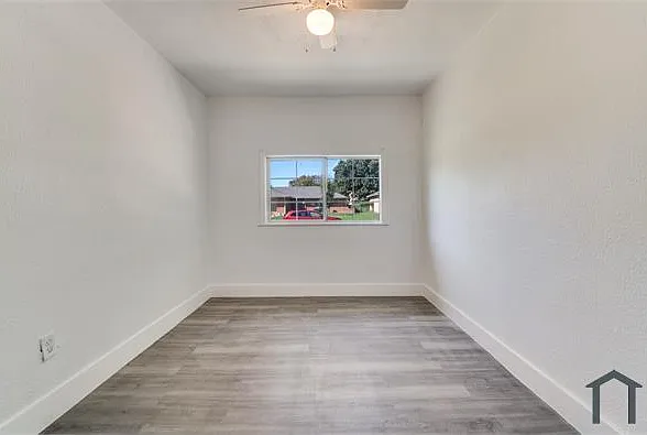 1622 Hillwood Dr — Photo 13