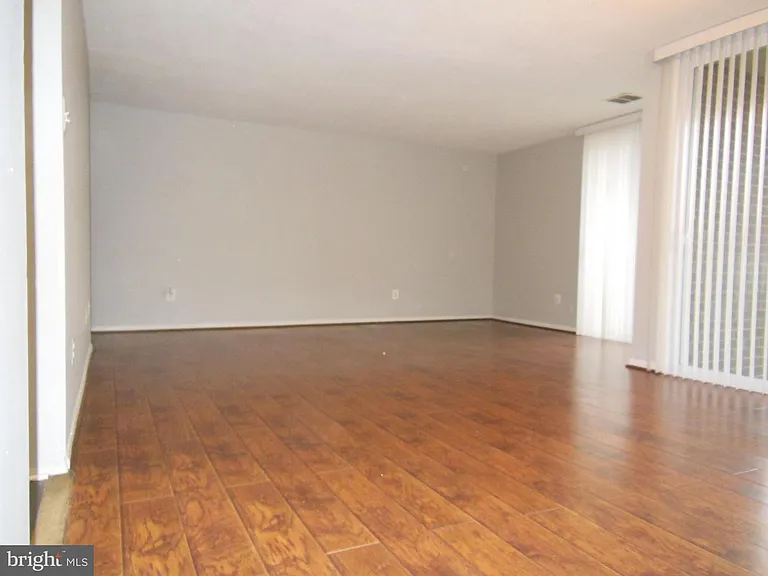 10237 Prince Pl #25-105 — Photo 8