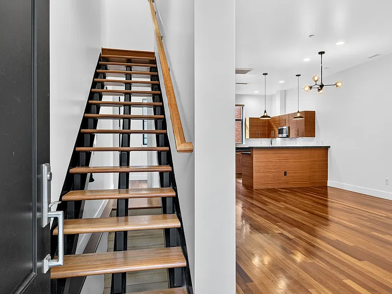 1690 NW Riverscape St — Photo 10