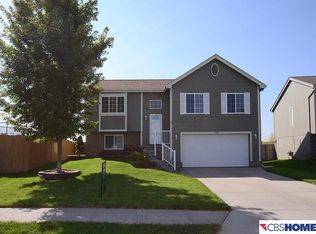 16909 Redman Ave, Omaha, NE 68116