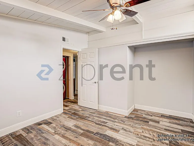 803 Virginia Dr — Photo 15