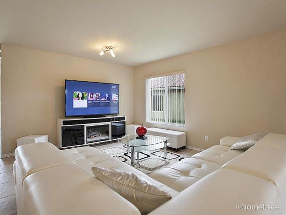 3rd image of 2078 SW Newport Isles Blvd