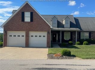 821 Creekstone Rdg, South Charleston, WV 25309