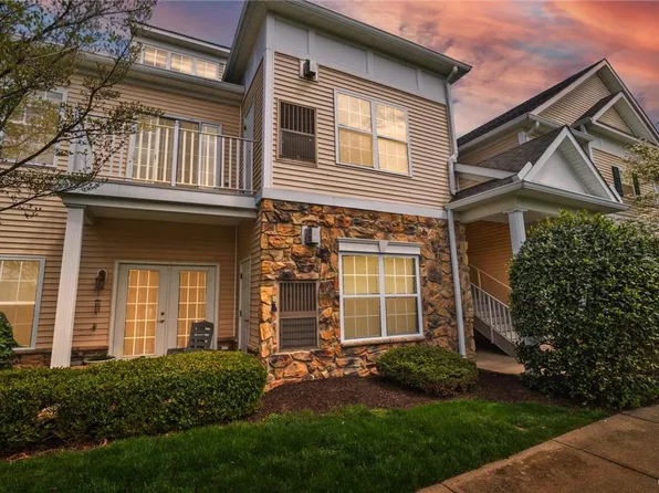 618 Prestwick Dr, Easton, PA 18042