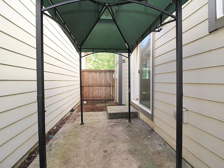 420 SW 204th Ter — Photo 25