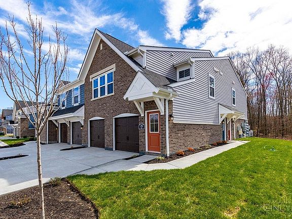 3rd image of 5880 Parkview Ln #305