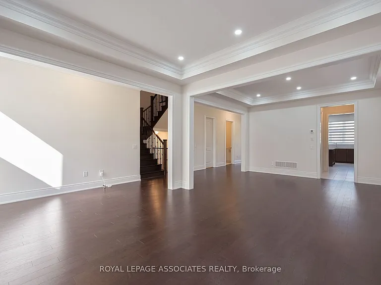 55 Raspberry Ridge Ave — Photo 8
