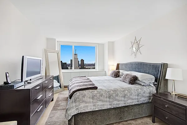 Rented by Compass | media 14