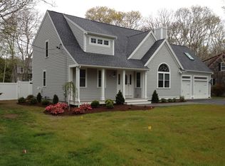 28 Raymond St, Falmouth, MA 02540