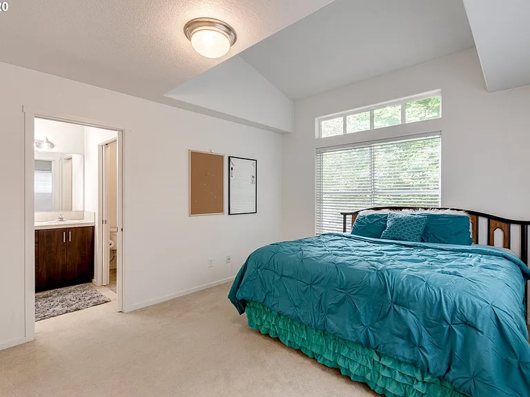 2232 NE Redelfs Way — Photo 14