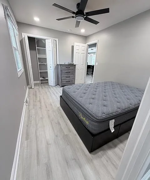 Bedroom Photo 2