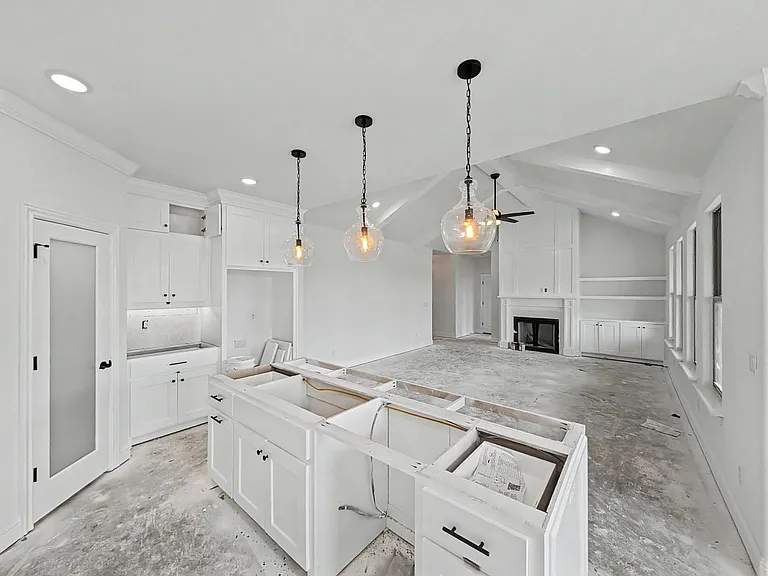 7767 Scenic Valley Ave — Photo 8