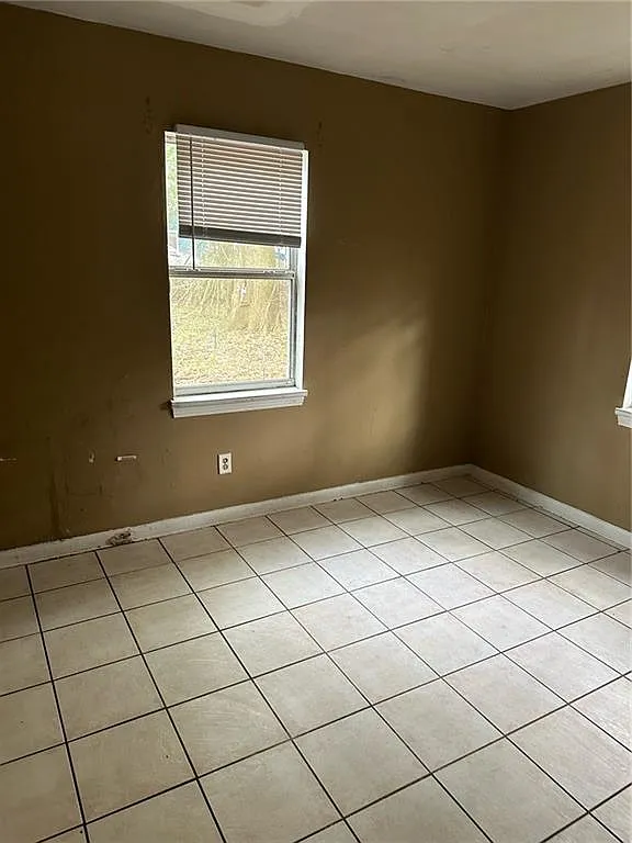3 bed, 1.0 bath, 792 sqft, $1,150 — Photo 4