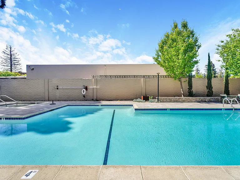 2111 Latham St #307 — Photo 94