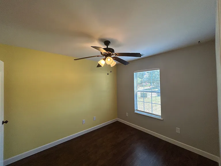 303 Southcreek Dr — Photo 13