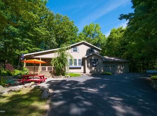 75 Aspen Ridge Dr, Hawley, PA 18428