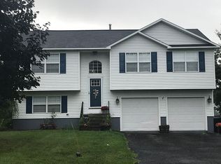 216 Circle Dr W, Canastota, NY 13032