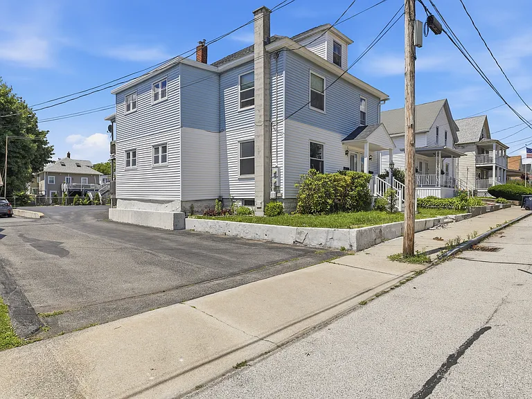 19 1/2 Balcom St #1 — Photo 23