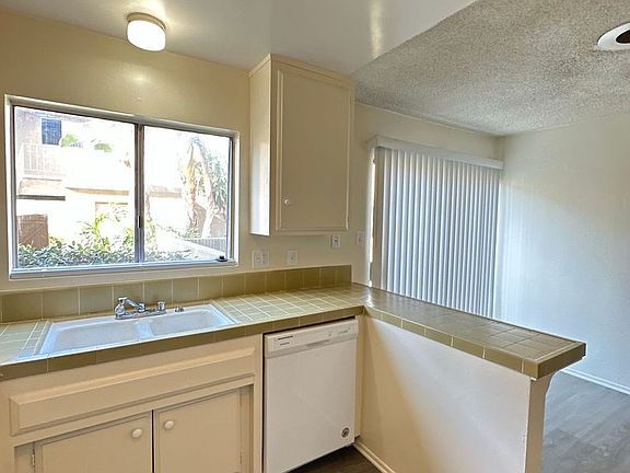 4th image of 2041 San Anseline Ave Unit 1-14