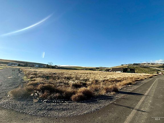 2nd image of 2274 Chukar Dr