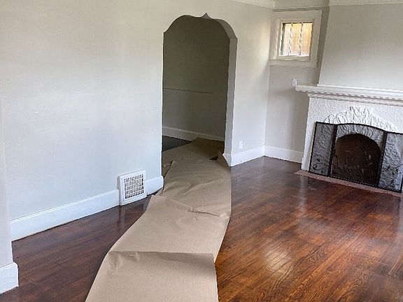 2nd image of 20445 Greeley St