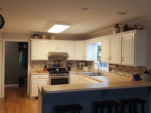 2nd image of 146 Daleview Dr