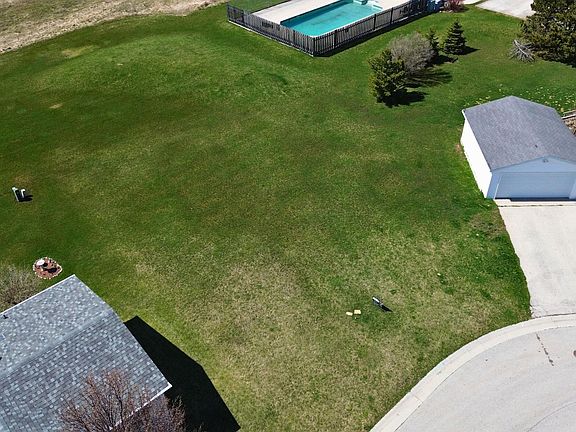 3rd image of 3640 Lannon Rd