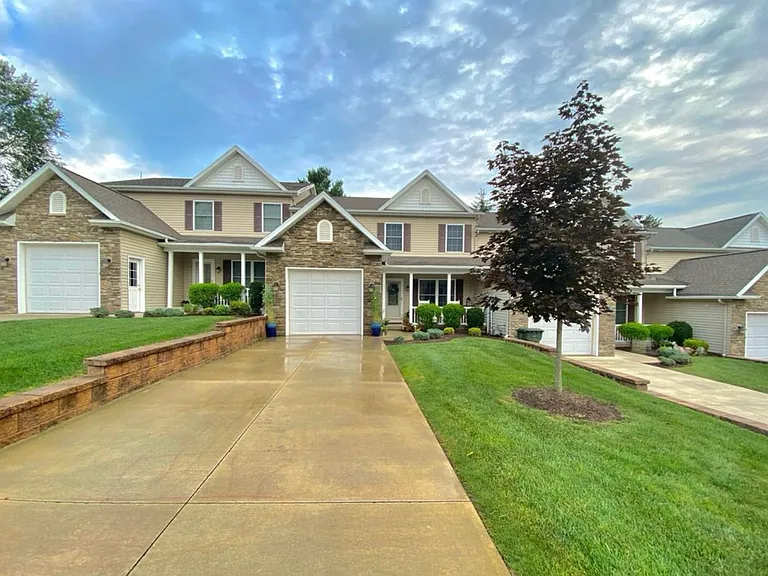 103 Wisteria Ln — Photo 2