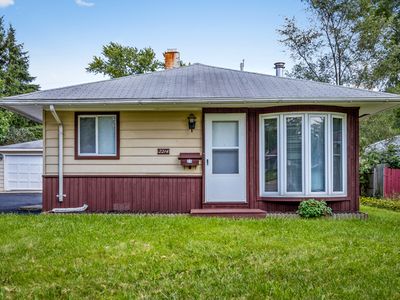 2214 Tepee Ave, Carpentersville, IL, 60110